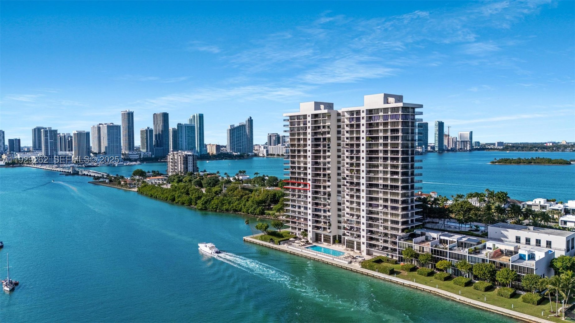 ONE THOUSAND VENETIAN WAY - Residential
