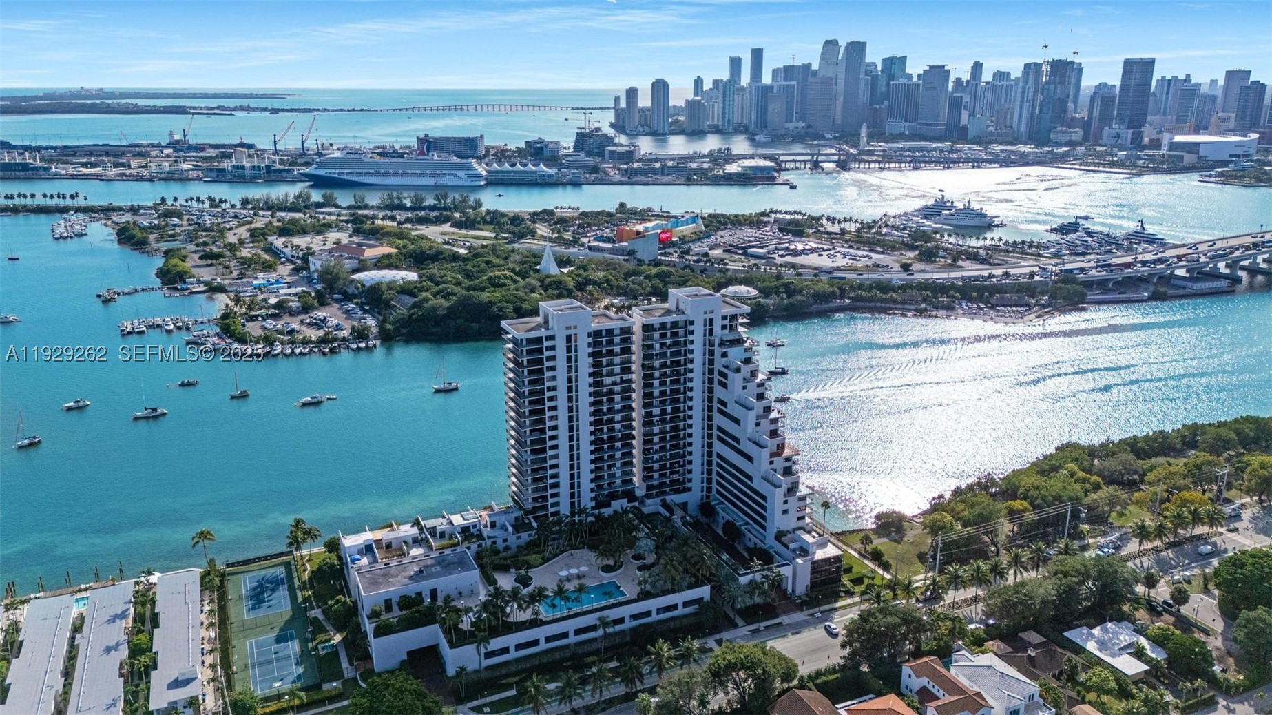 ONE THOUSAND VENETIAN WAY - Residential