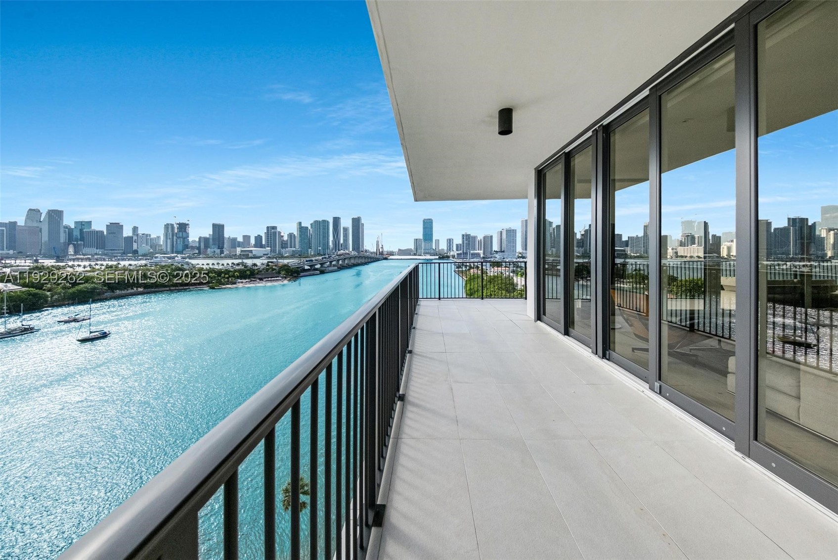 ONE THOUSAND VENETIAN WAY - Residential