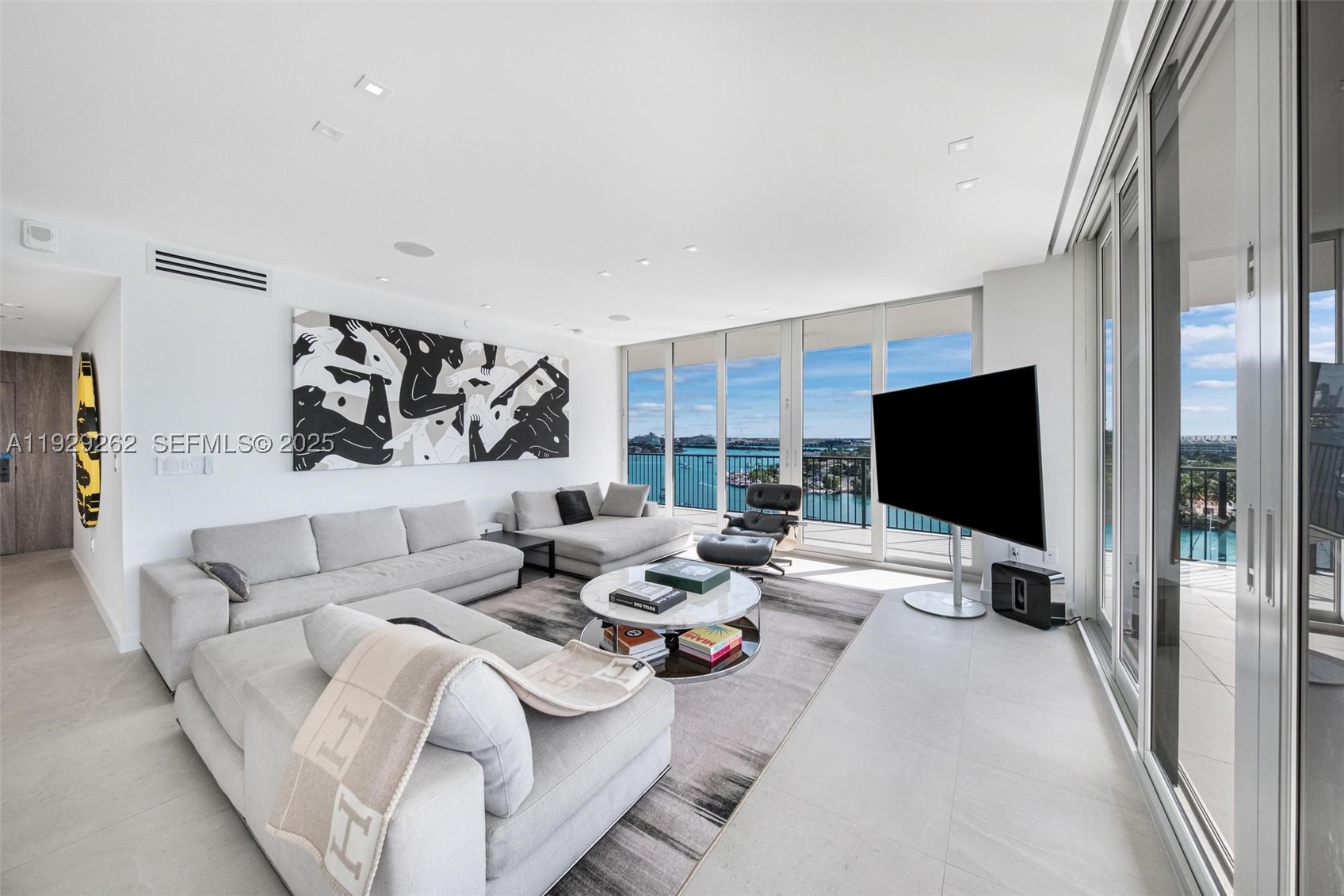 ONE THOUSAND VENETIAN WAY - Residential