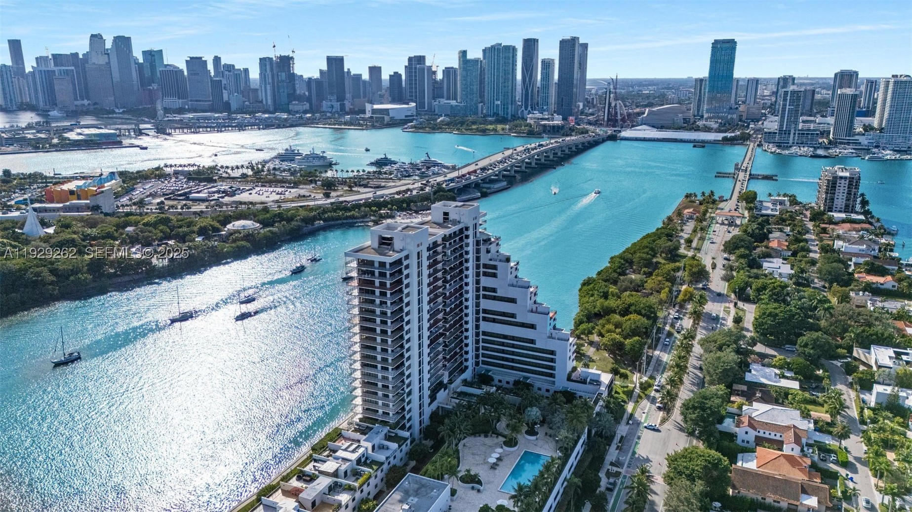 ONE THOUSAND VENETIAN WAY - Residential