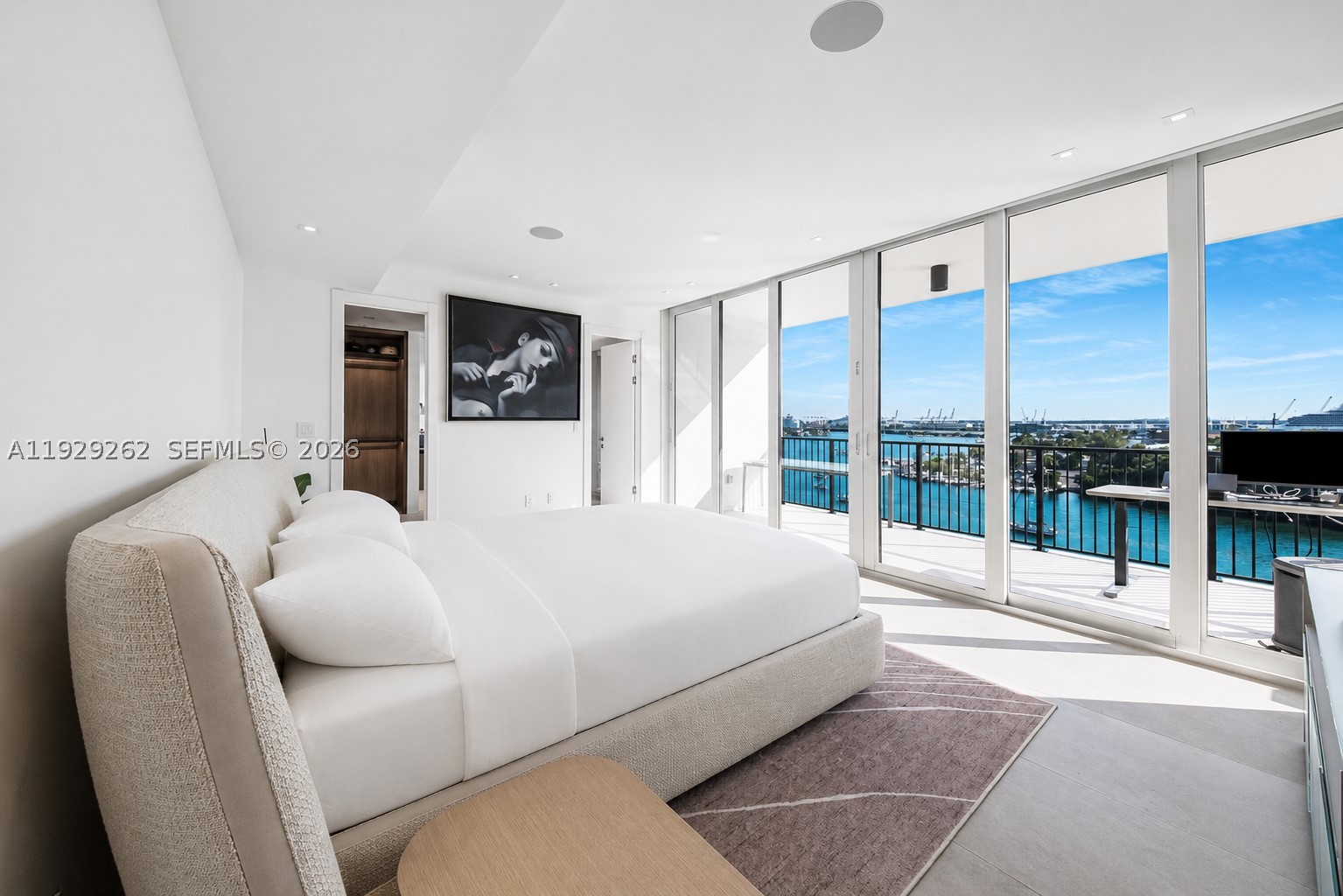 ONE THOUSAND VENETIAN WAY - Residential