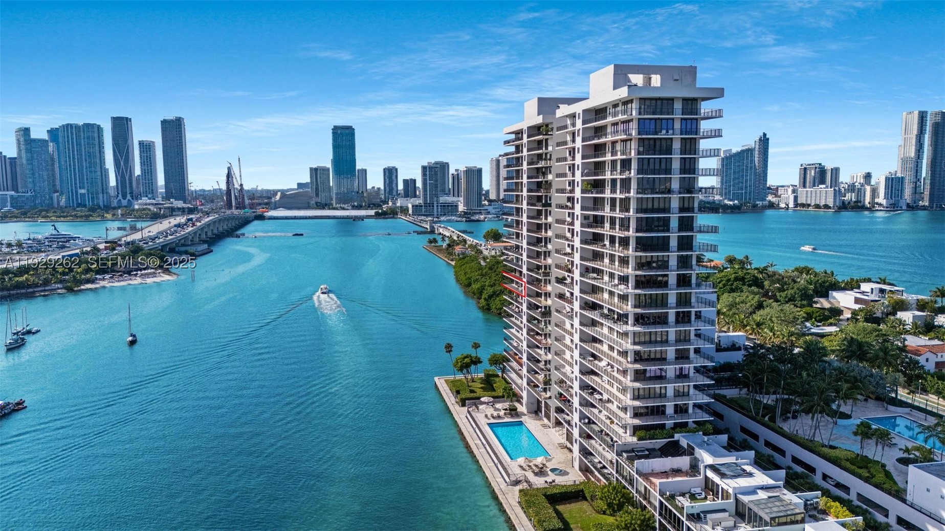 ONE THOUSAND VENETIAN WAY - Residential
