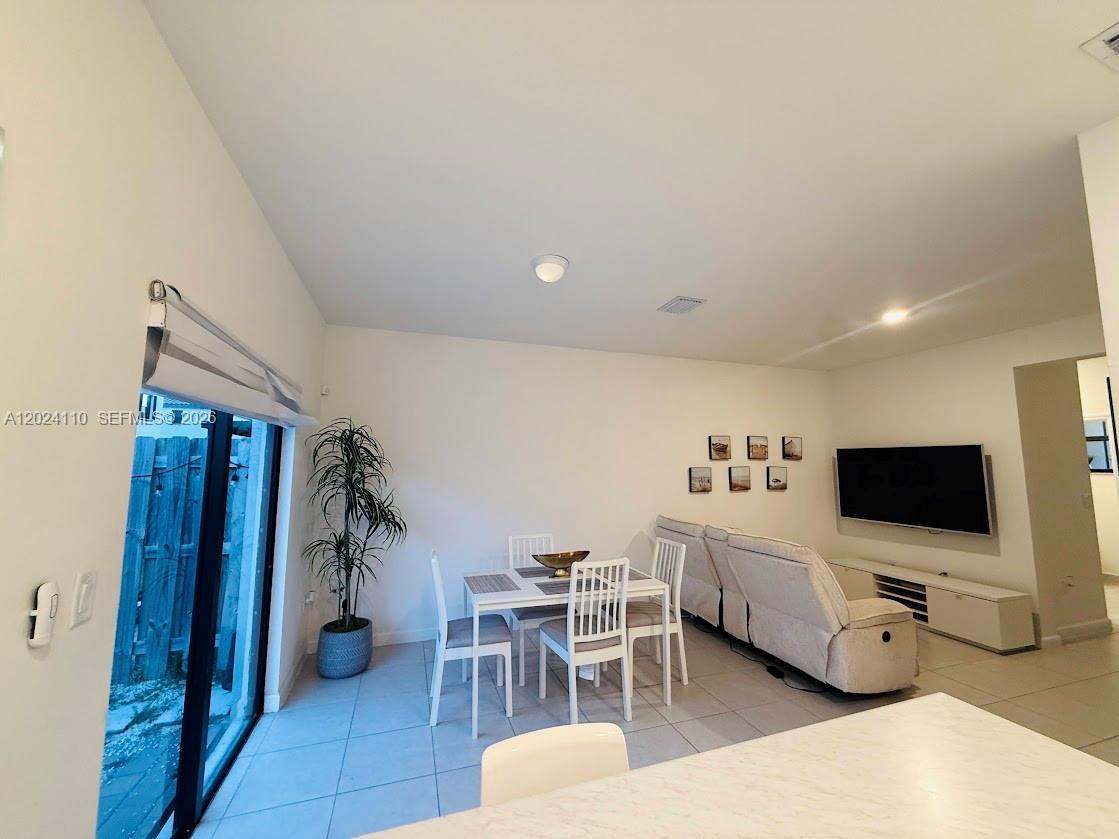 SILVER PALM RESIDENTIAL H - Residential