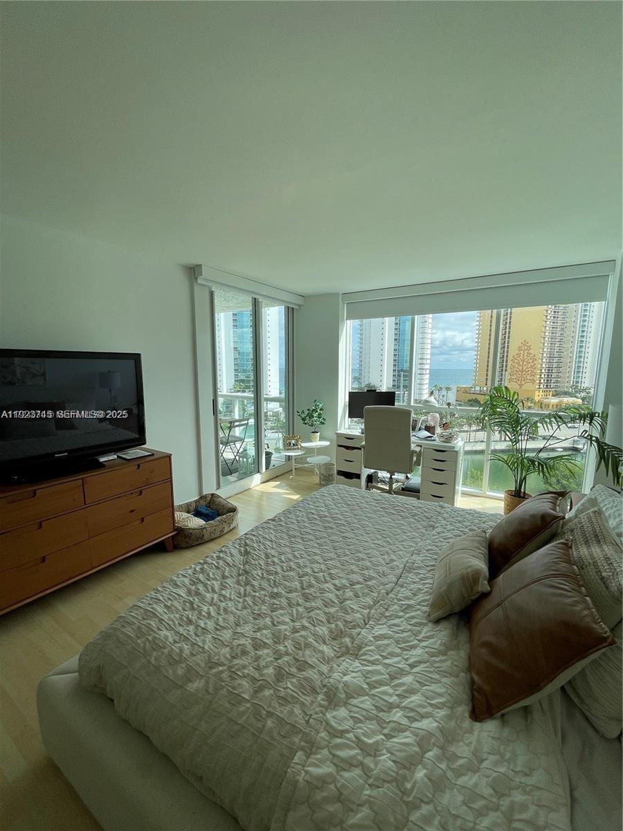 OCEANIA IV CONDO - Residential
