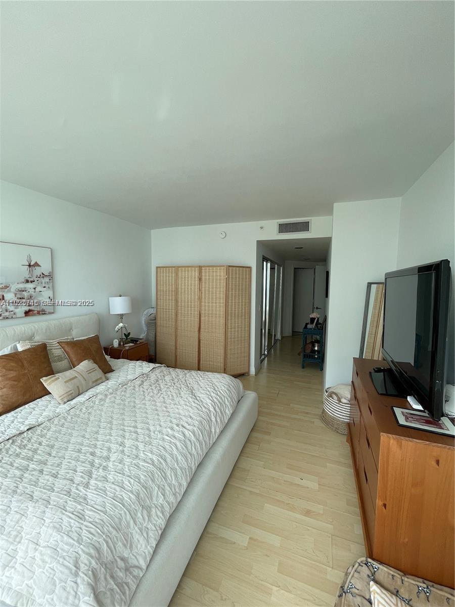 OCEANIA IV CONDO - Residential