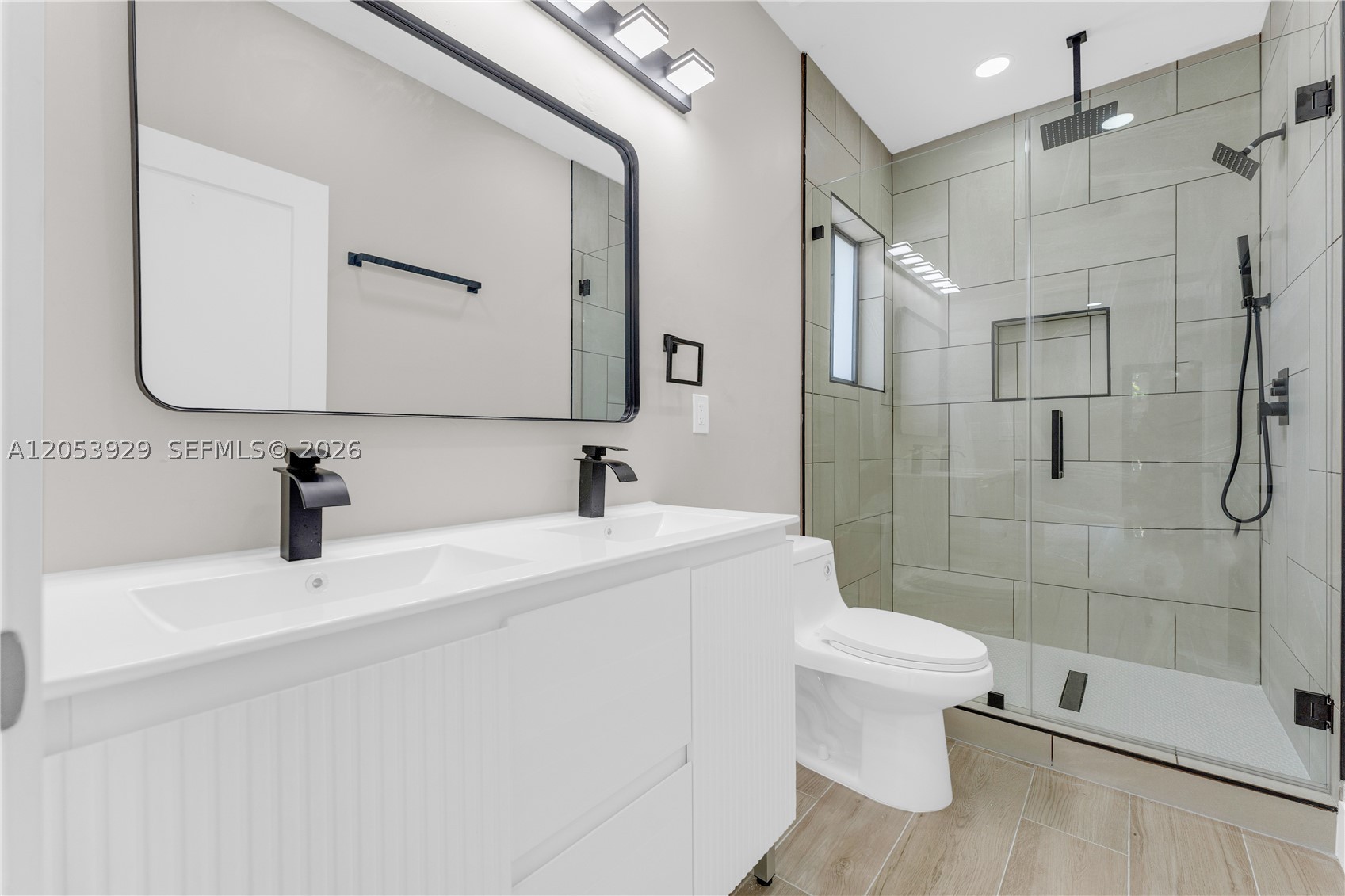 17TH AVE MANOR - Residential Lease