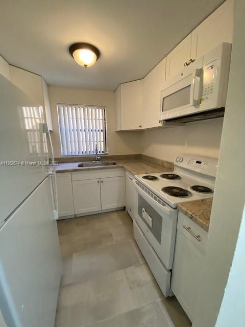 PINES OF CORAL SPRINGS CO - Residential Lease