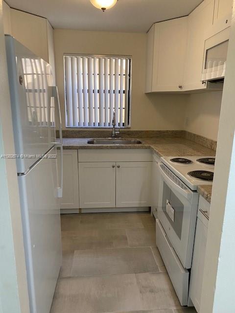 PINES OF CORAL SPRINGS CO - Residential Lease