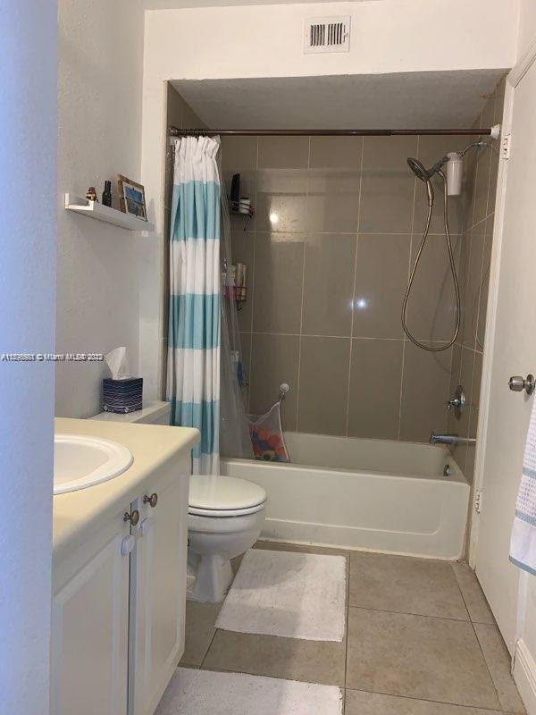 ISLES AT LAGO MAR CONDO - Residential Lease