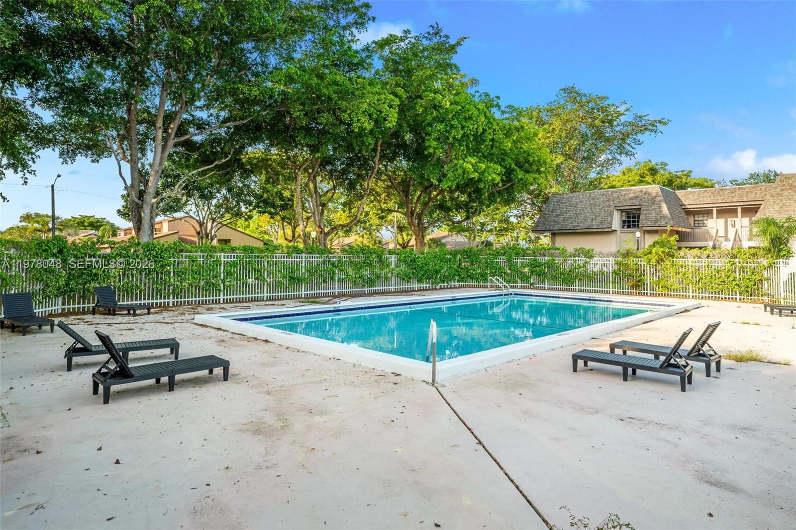 GRENADIER LAKES AT WELLEBY - Residential