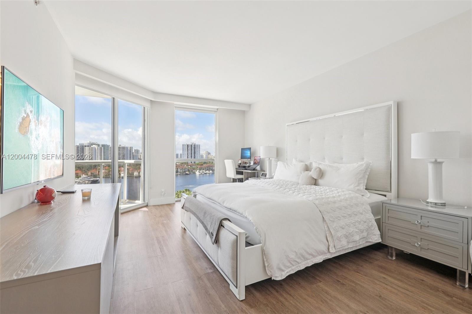 HARBORSIDE AT THE WATERWA - Residential