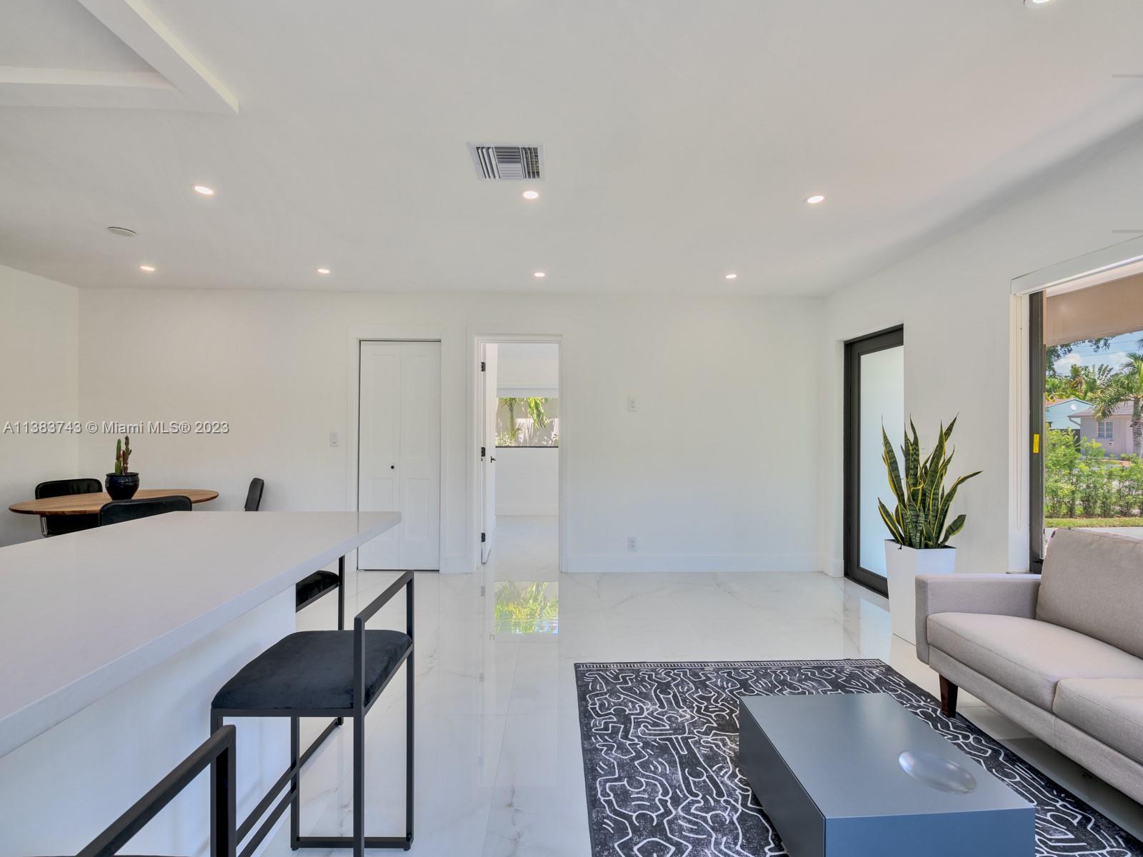 HOLLYWOOD SOUTH SIDE ADD - Residential Lease