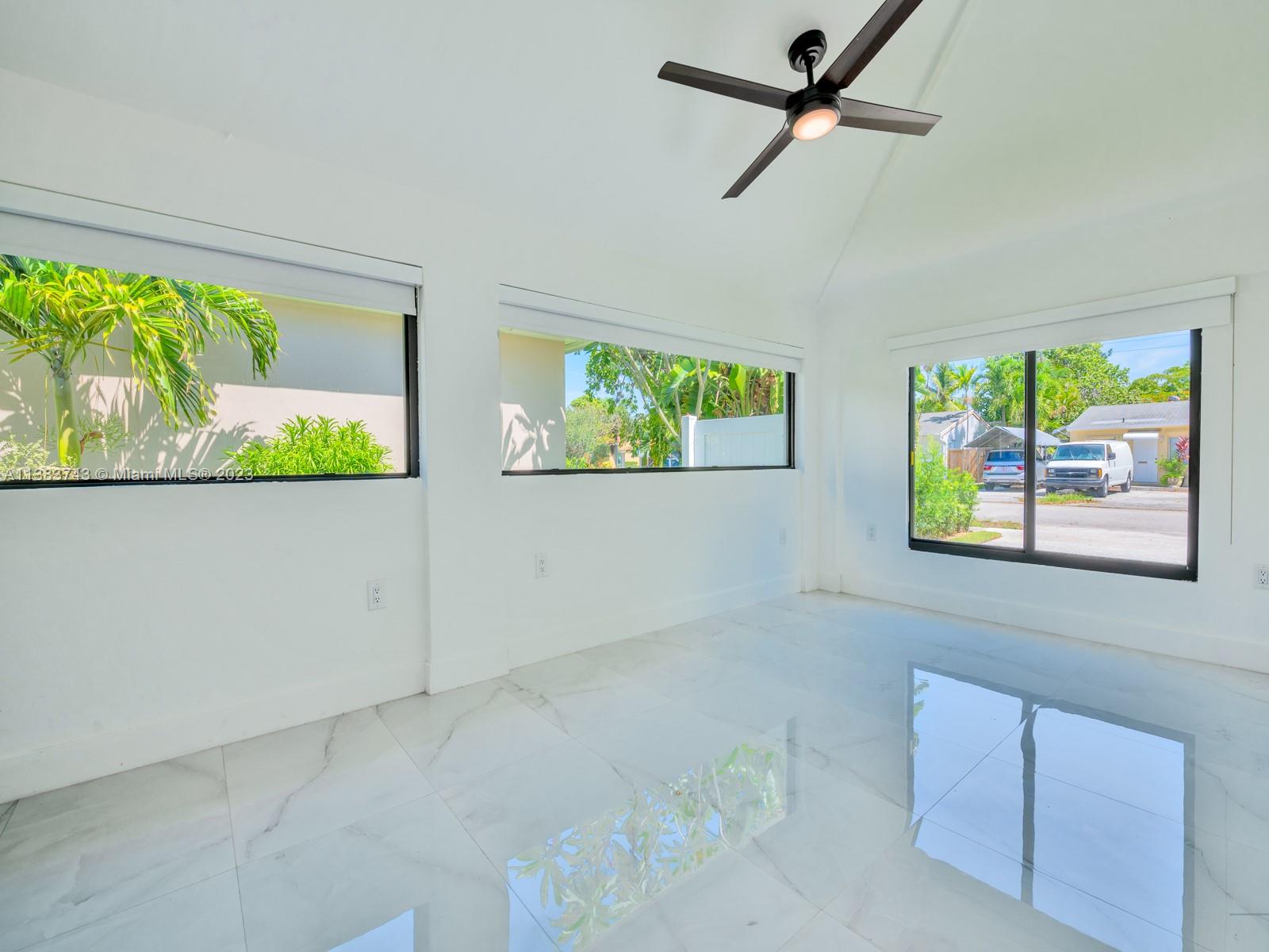 HOLLYWOOD SOUTH SIDE ADD - Residential Lease