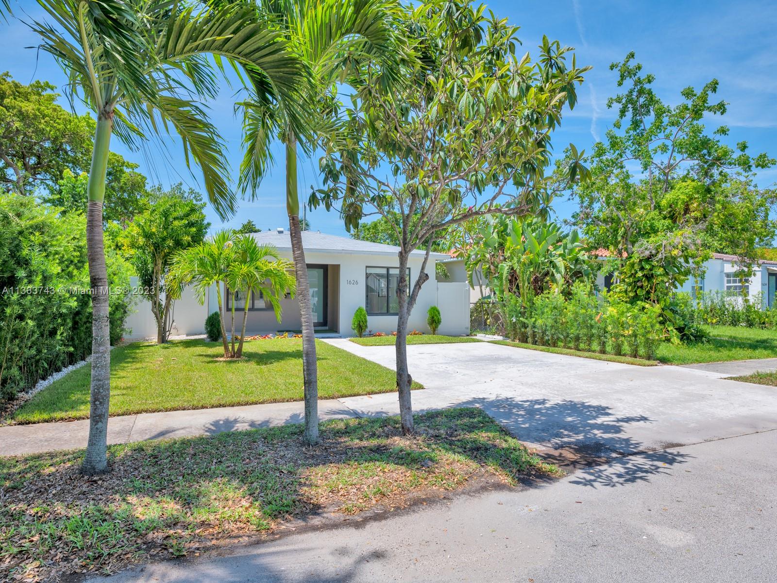 HOLLYWOOD SOUTH SIDE ADD - Residential Lease