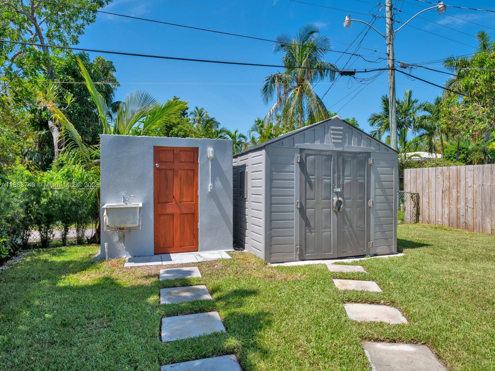 HOLLYWOOD SOUTH SIDE ADD - Residential Lease