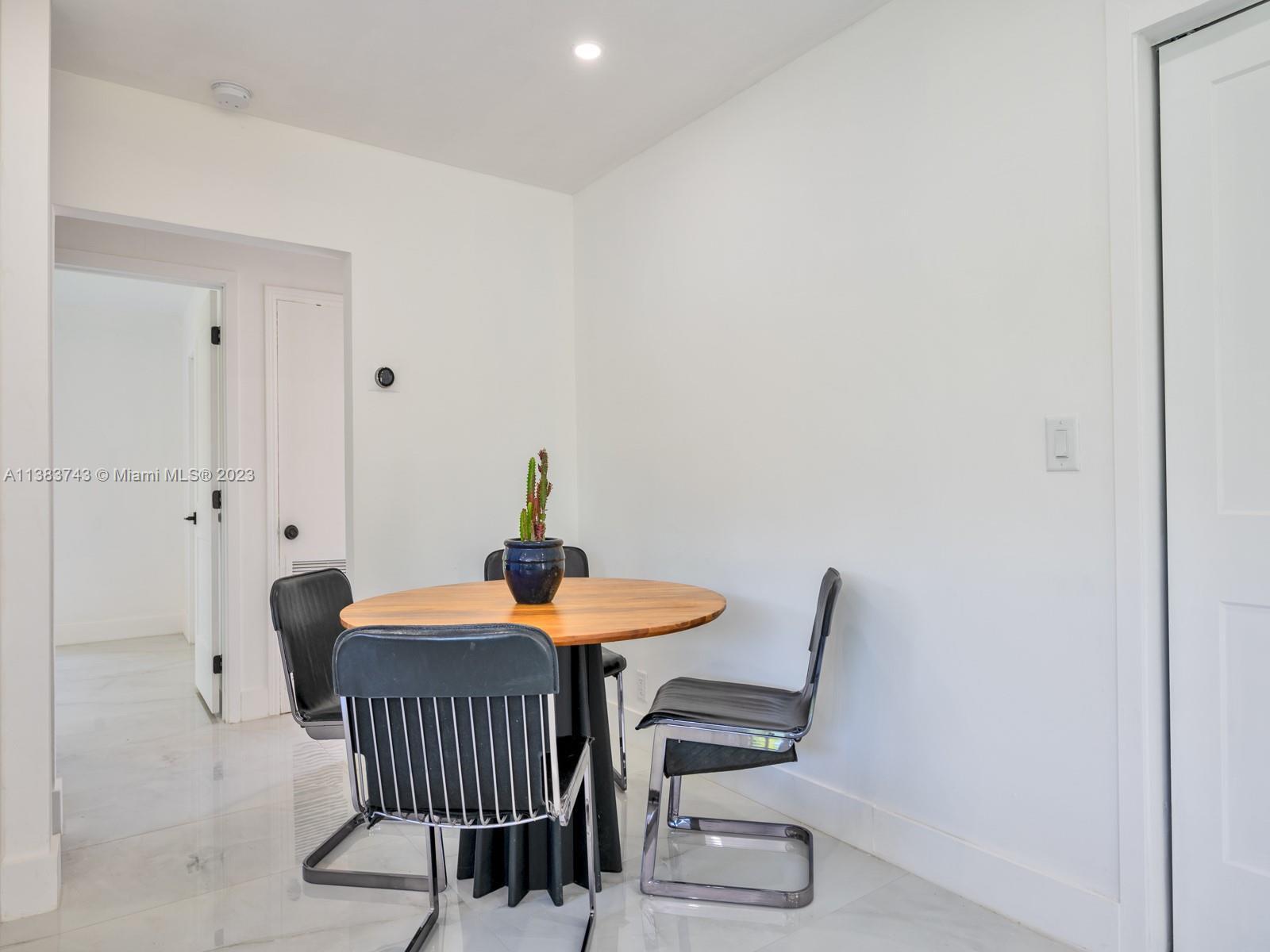 HOLLYWOOD SOUTH SIDE ADD - Residential Lease