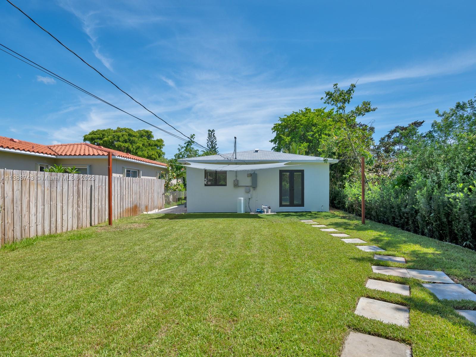 HOLLYWOOD SOUTH SIDE ADD - Residential Lease