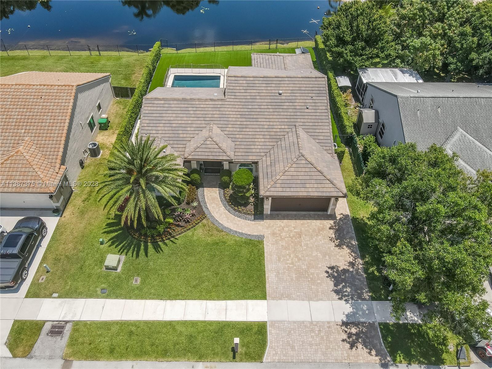 CALUSA RIDGE - Residential