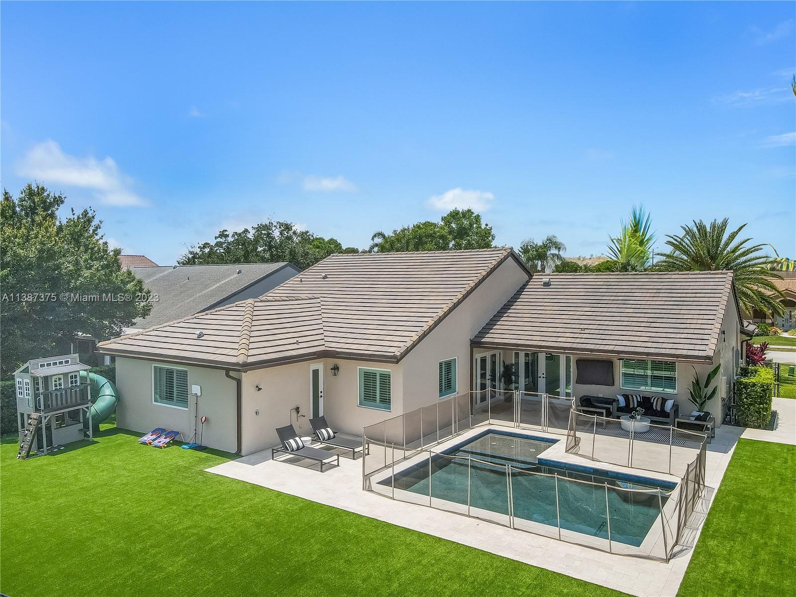 CALUSA RIDGE - Residential