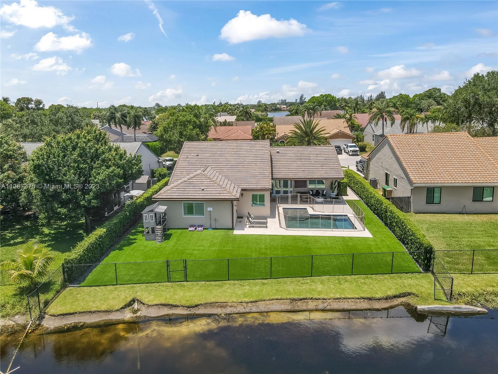 CALUSA RIDGE - Residential