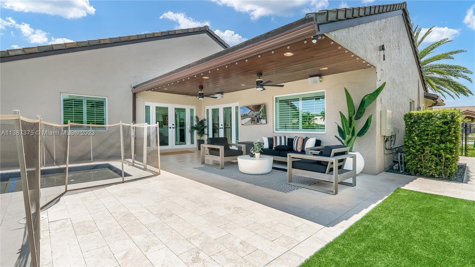 CALUSA RIDGE - Residential