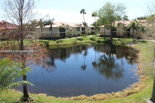 BEAUTIFUL LAKE-VIEW UNIT, 2 BEDROOM 1 BATHROOM, STAINLESS STEEL APPLIANCES, TILE THROUGH OUT,
UNIT IS EQUIPPED WITH WASHER, DRYER, AND DISHWASHER, NICE SCREENED BALCONY, GATED COMMUNITY,
CONDO OFFERS GYM, BIG LAKE IN THE MIDDLE OF THE COMMUNITY, SWIMMING POOL, NICE CLUBHOUSE AND
MORE. EASY TO SHOW. CREDIT SCORE REQUIREMENT OF 650+