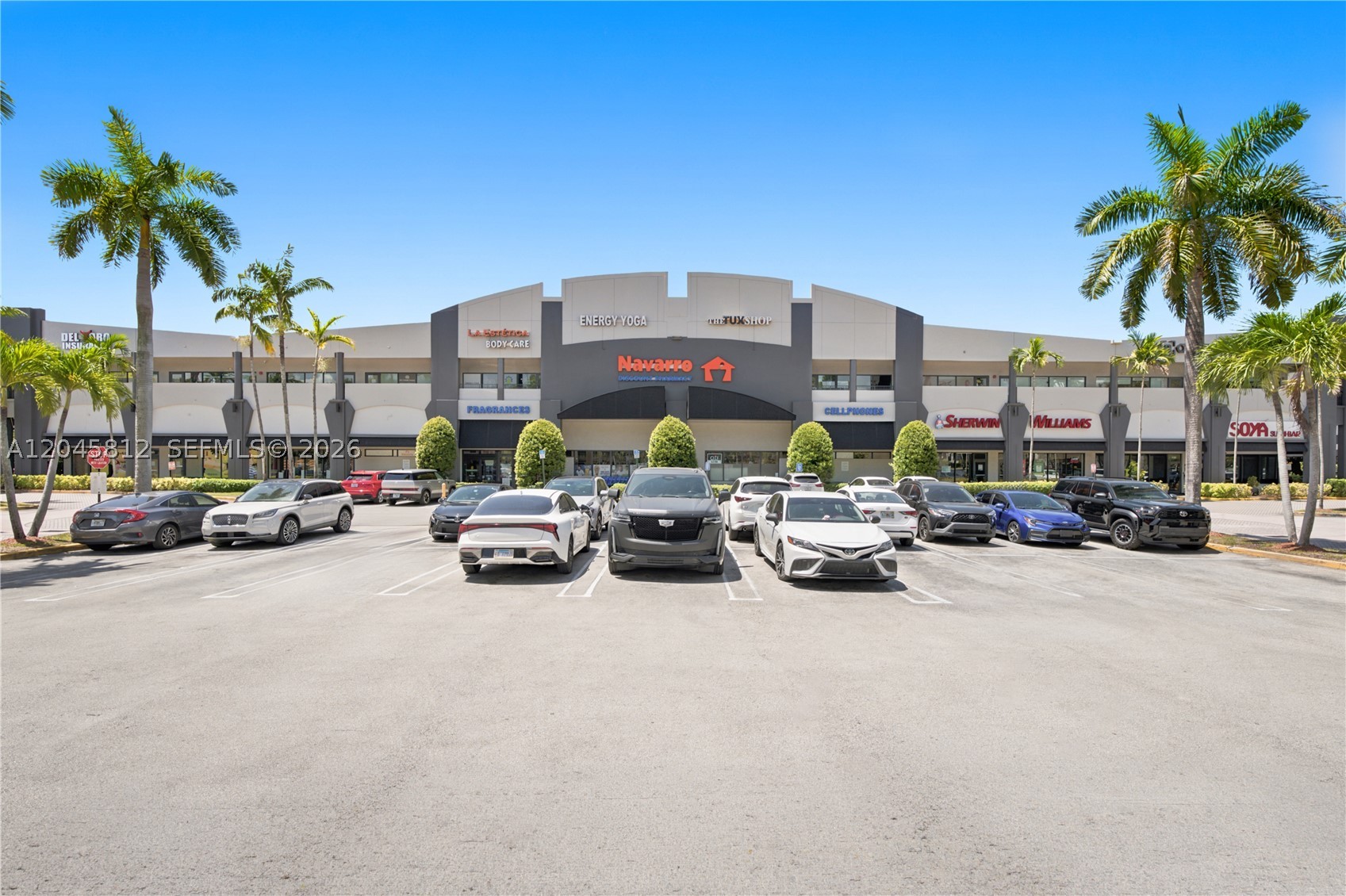 Don't lose the opportunity to rent 1,039 SF in the second floor of this busy shopping center in CITY OF DORAL, with tenants like Navarro CVS Pharmacy, SOYA Sushi Bar, Spizzigo, Layali Restaurant, Burger King, SUBWAY and others. Base Rent is $36 by SF NNN (plus additional CAM = $11.85 by SF). Unit number is 207 is already Vacant and easy to show.