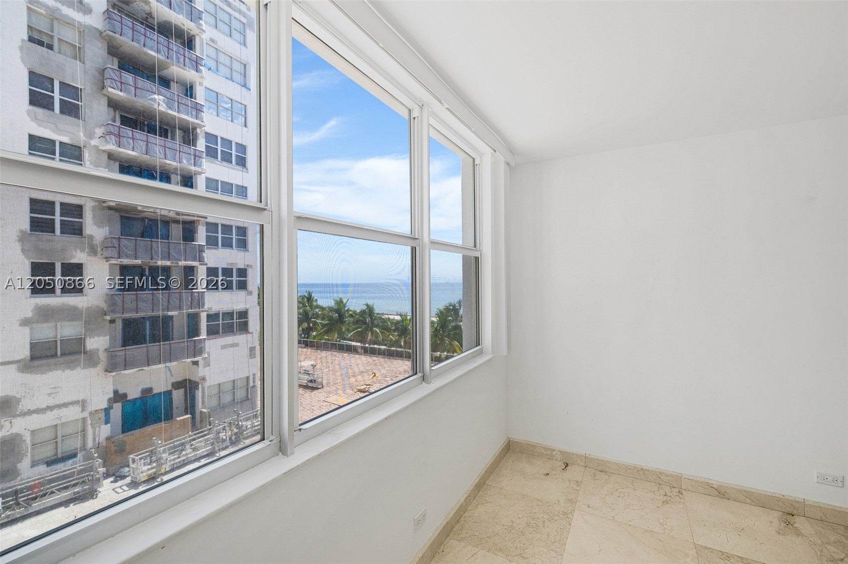 MAISON GRANDE CONDO - Residential