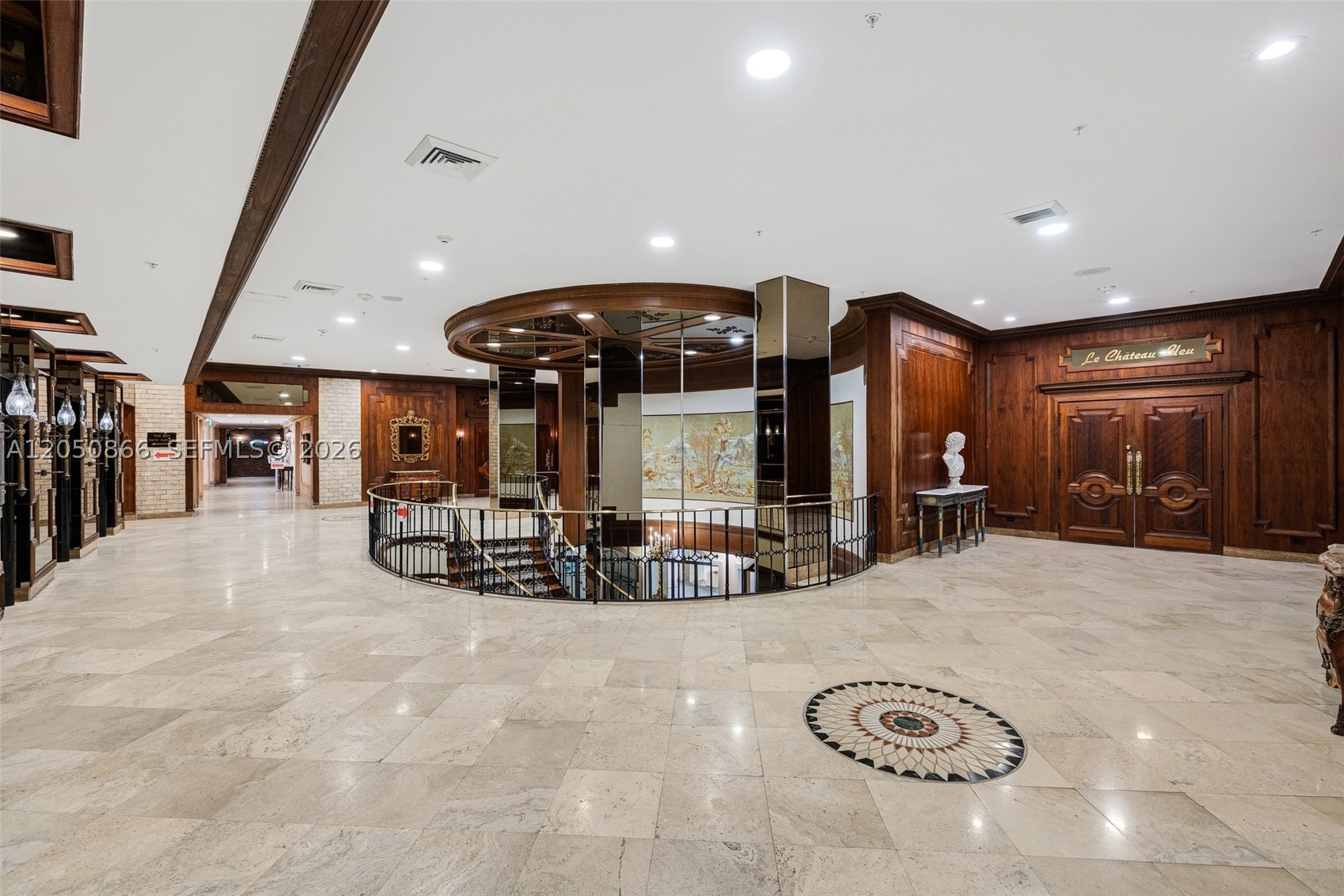 MAISON GRANDE CONDO - Residential