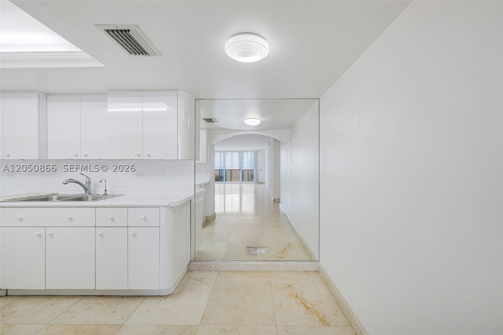 MAISON GRANDE CONDO - Residential
