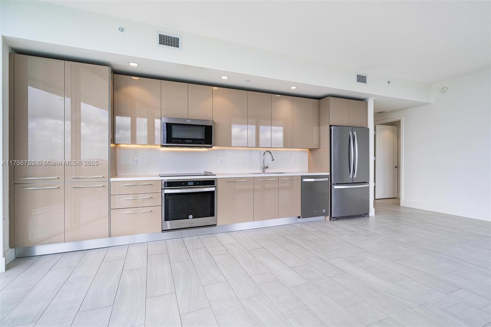 METROPICA NORTH TOWER ONE - Residential Lease