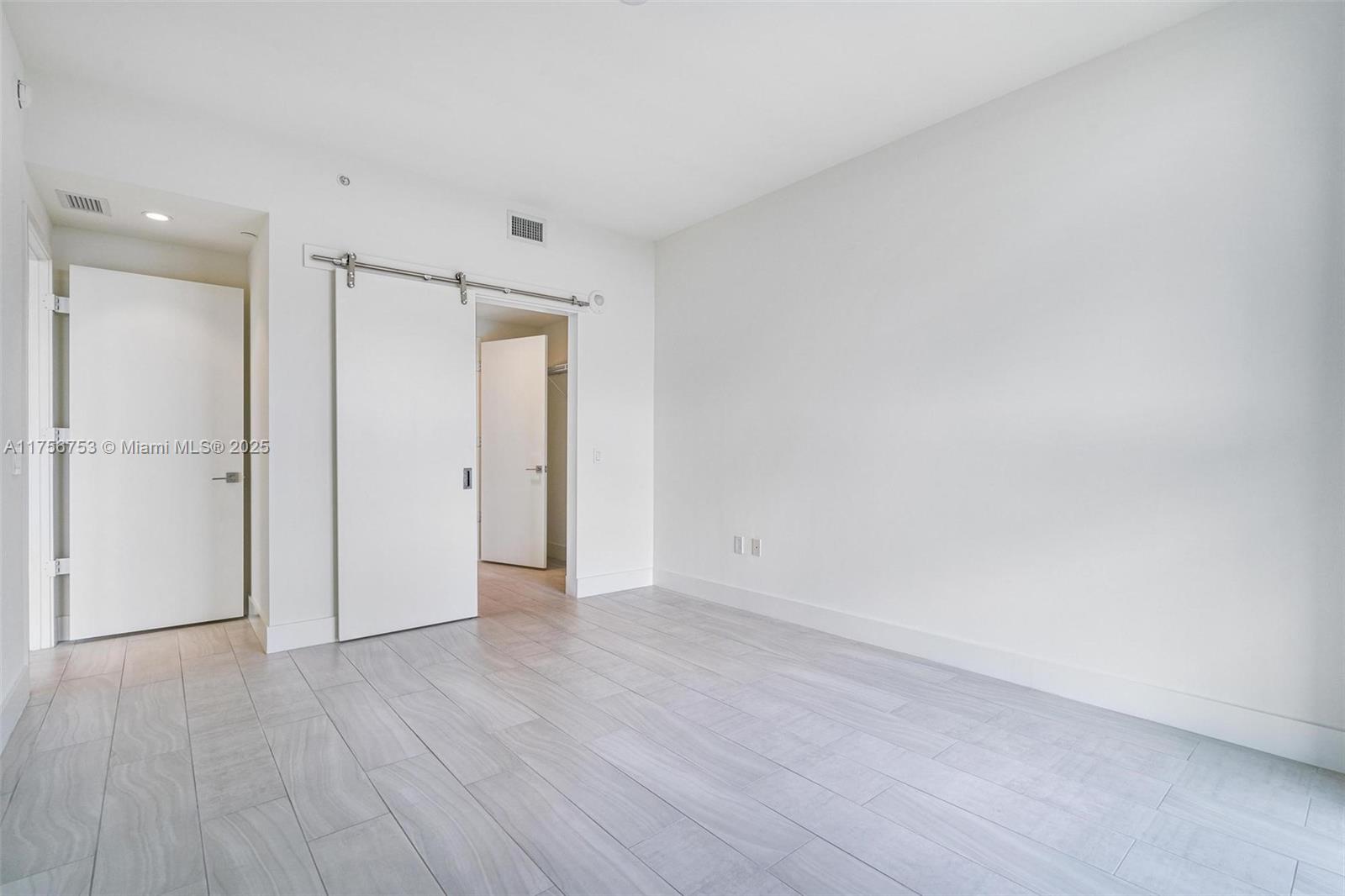 METROPICA NORTH TOWER ONE - Residential Lease