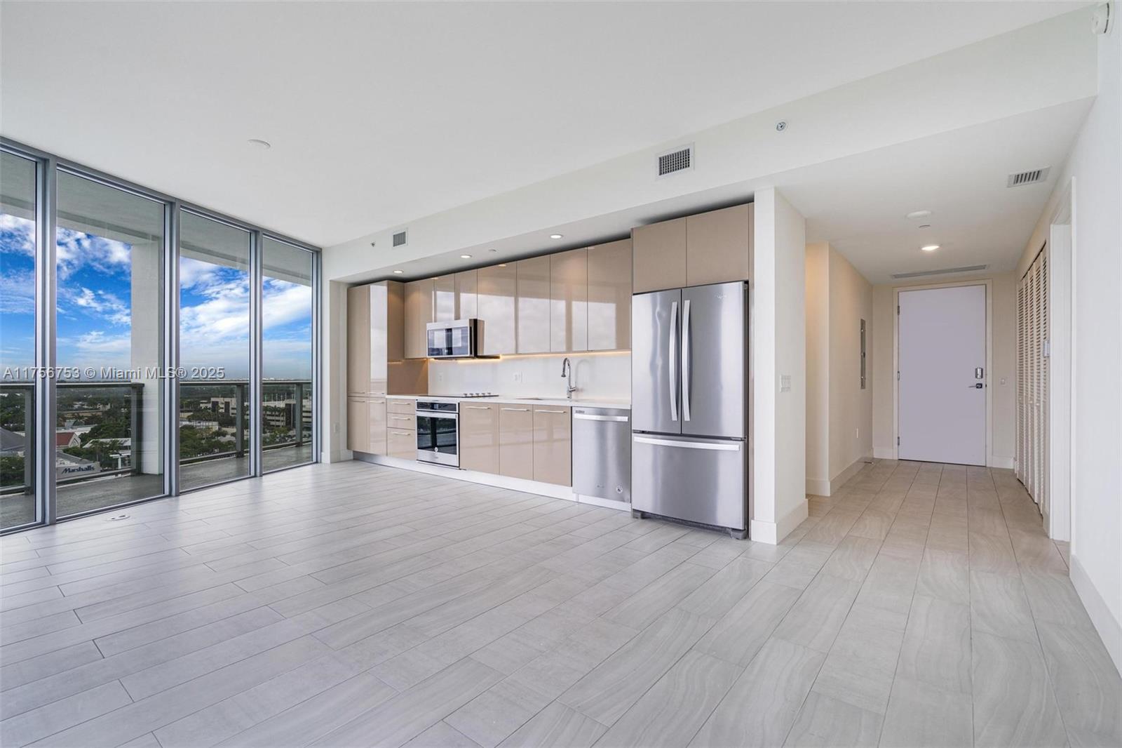 METROPICA NORTH TOWER ONE - Residential Lease
