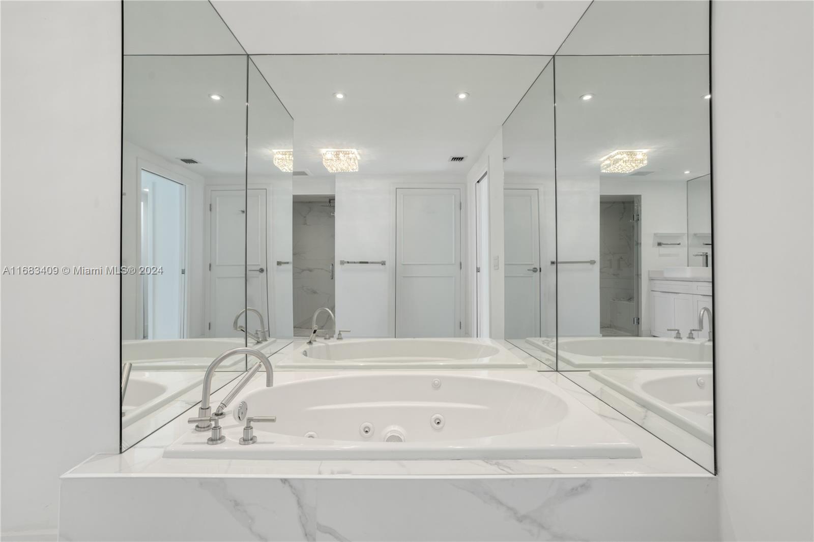 MOSAIC ON MIAMI BEACH CON - Residential