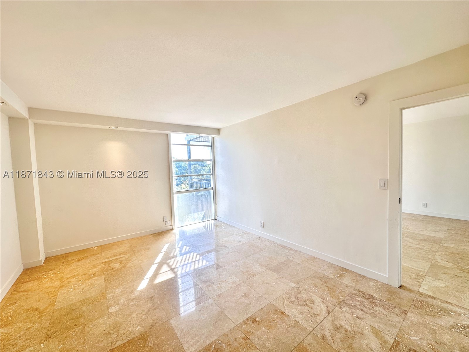 BRAVURA I CONDO - Residential