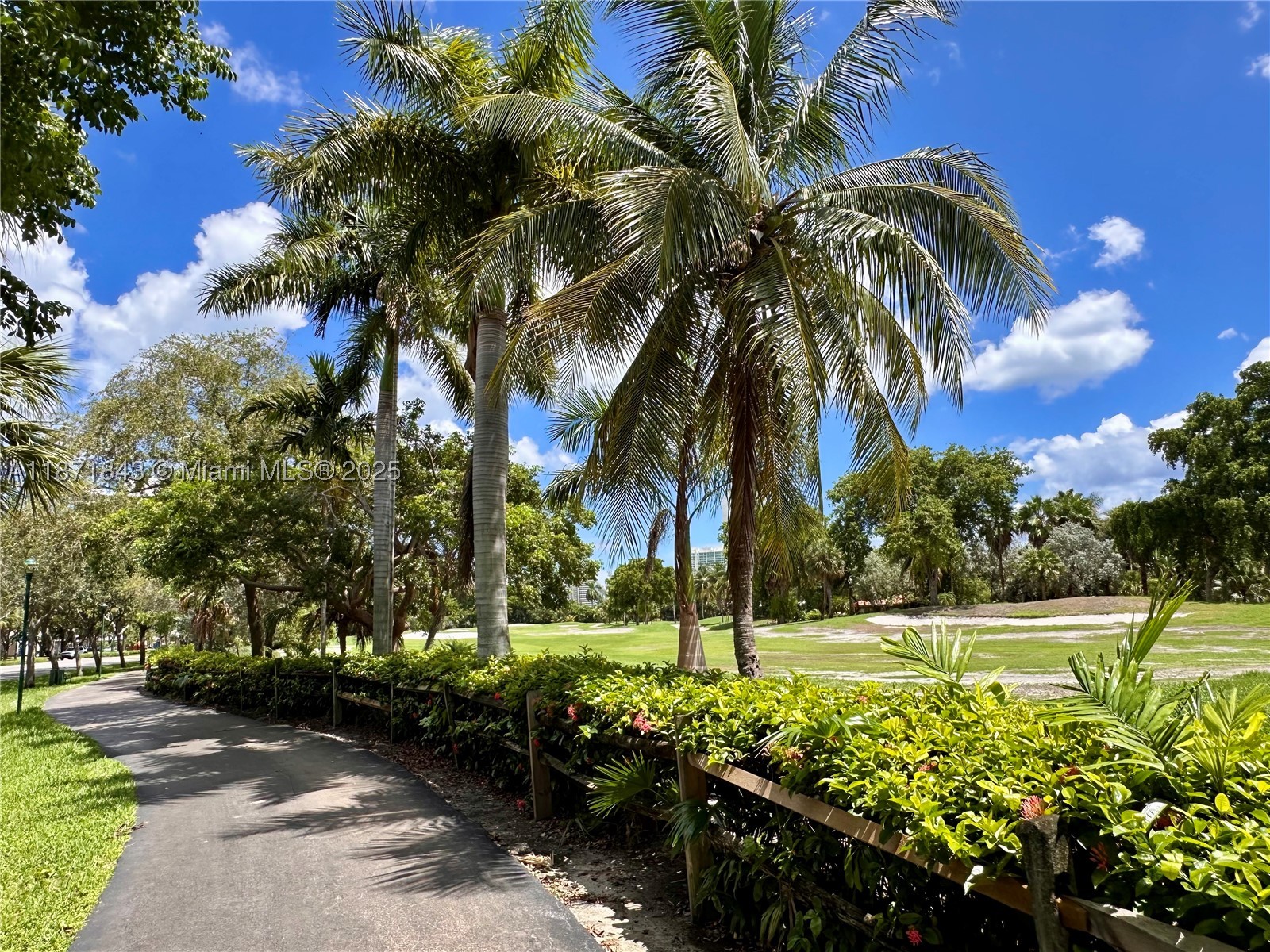 BRAVURA I CONDO - Residential