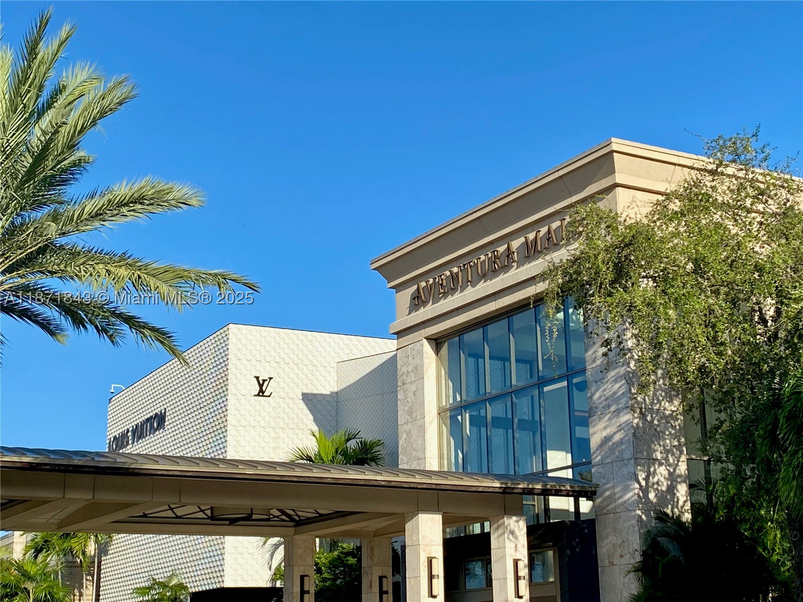 BRAVURA I CONDO - Residential