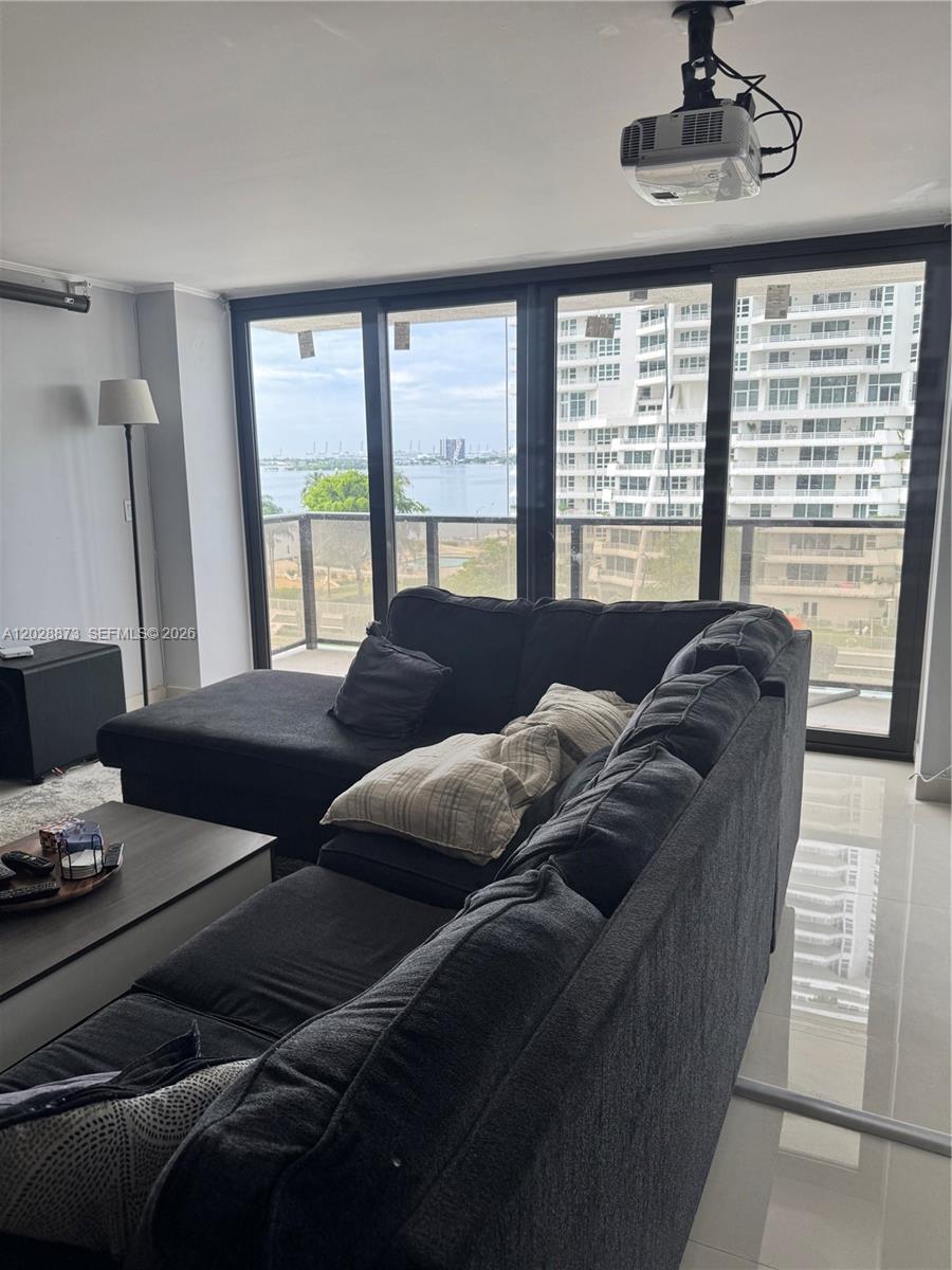 CHARTER CLUB CONDO - Residential Lease