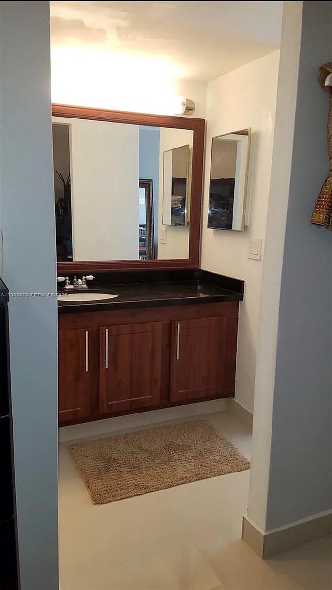 CHARTER CLUB CONDO - Residential Lease
