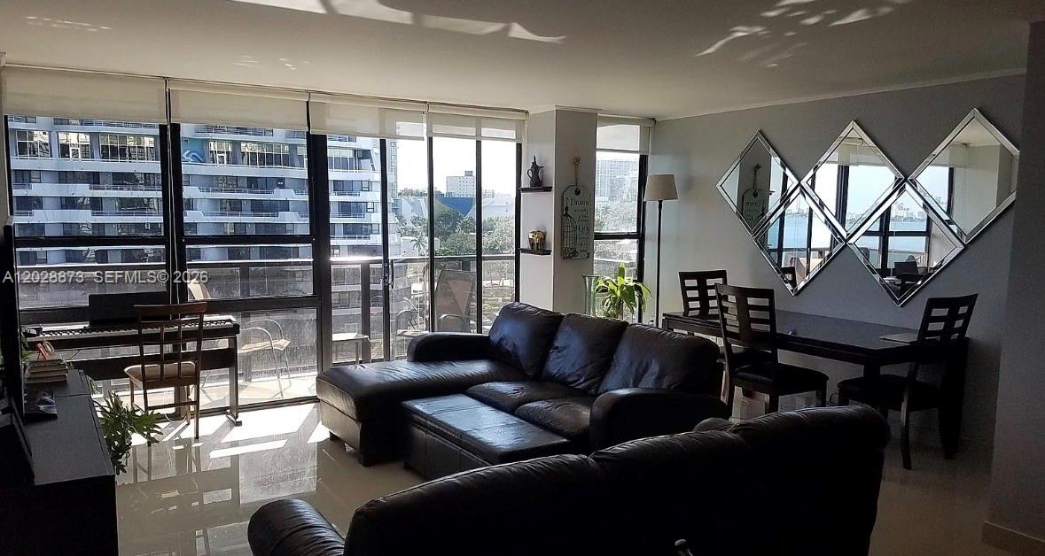 CHARTER CLUB CONDO - Residential Lease