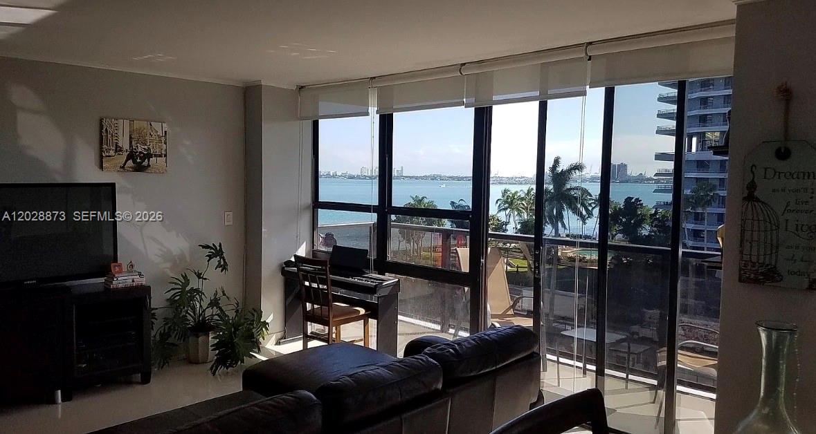 CHARTER CLUB CONDO - Residential Lease