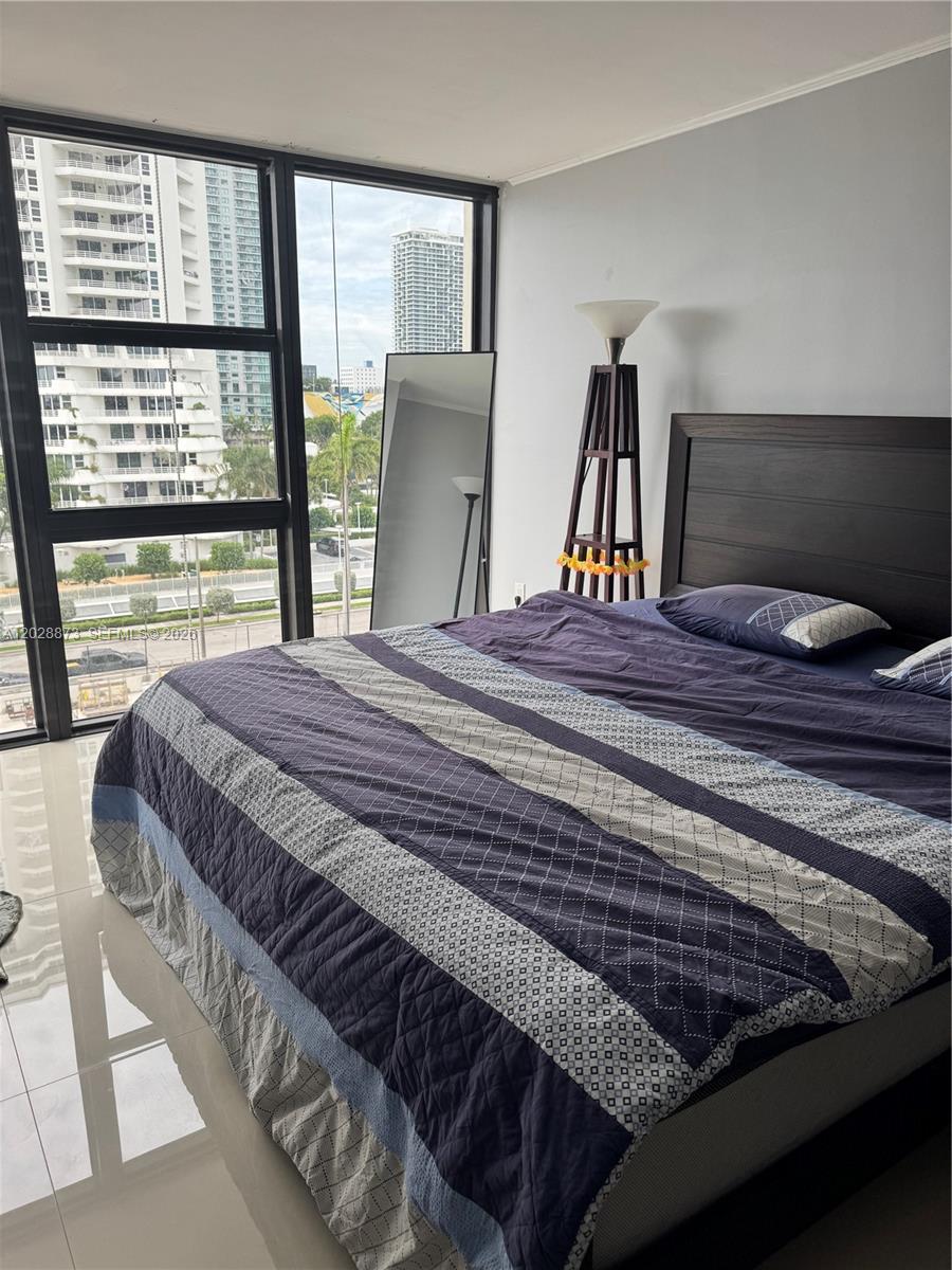 CHARTER CLUB CONDO - Residential Lease