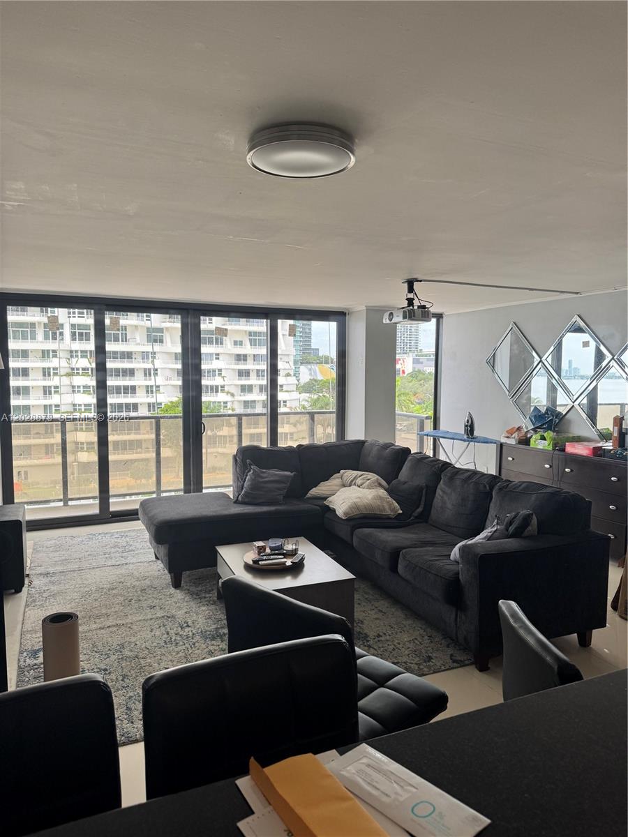 CHARTER CLUB CONDO - Residential Lease