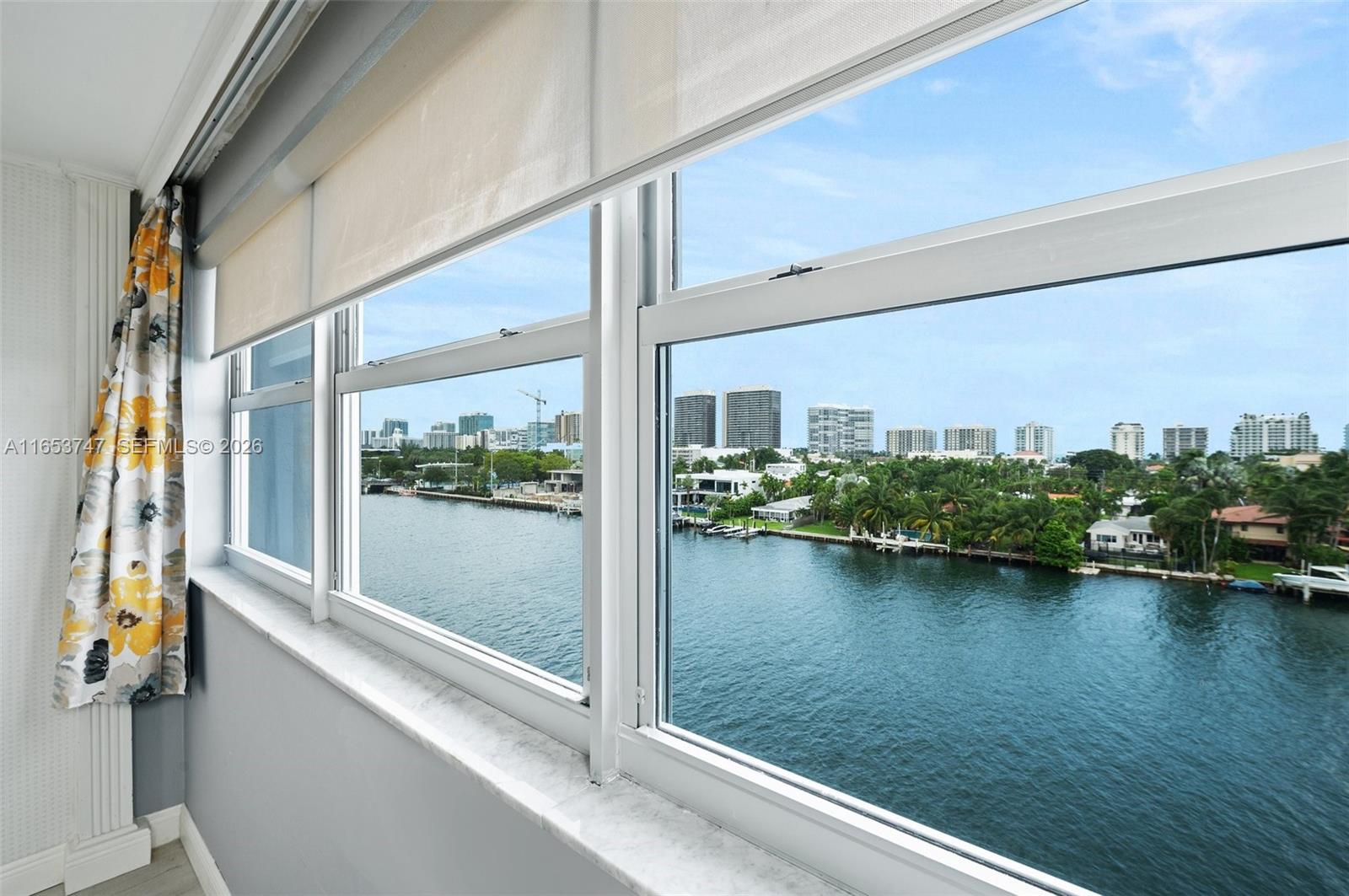 LONDON TOWERS CONDO - Residential