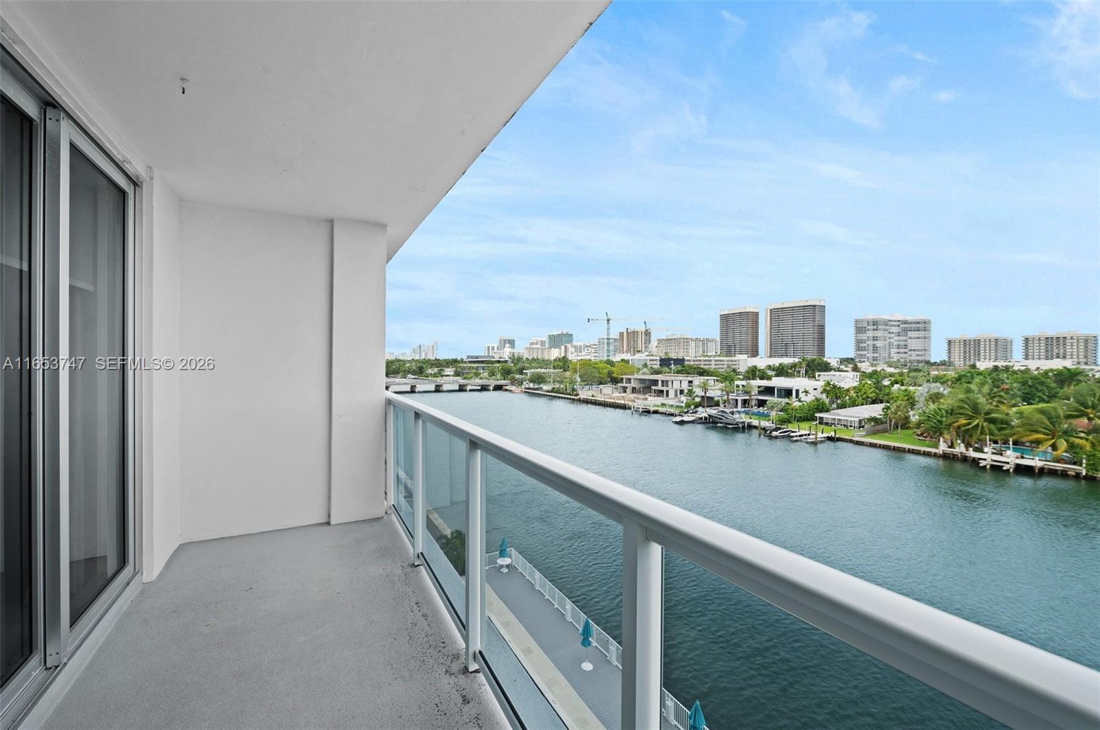 LONDON TOWERS CONDO - Residential