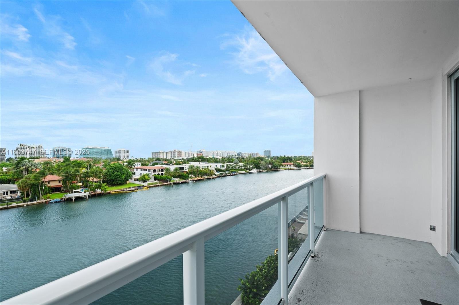 LONDON TOWERS CONDO - Residential