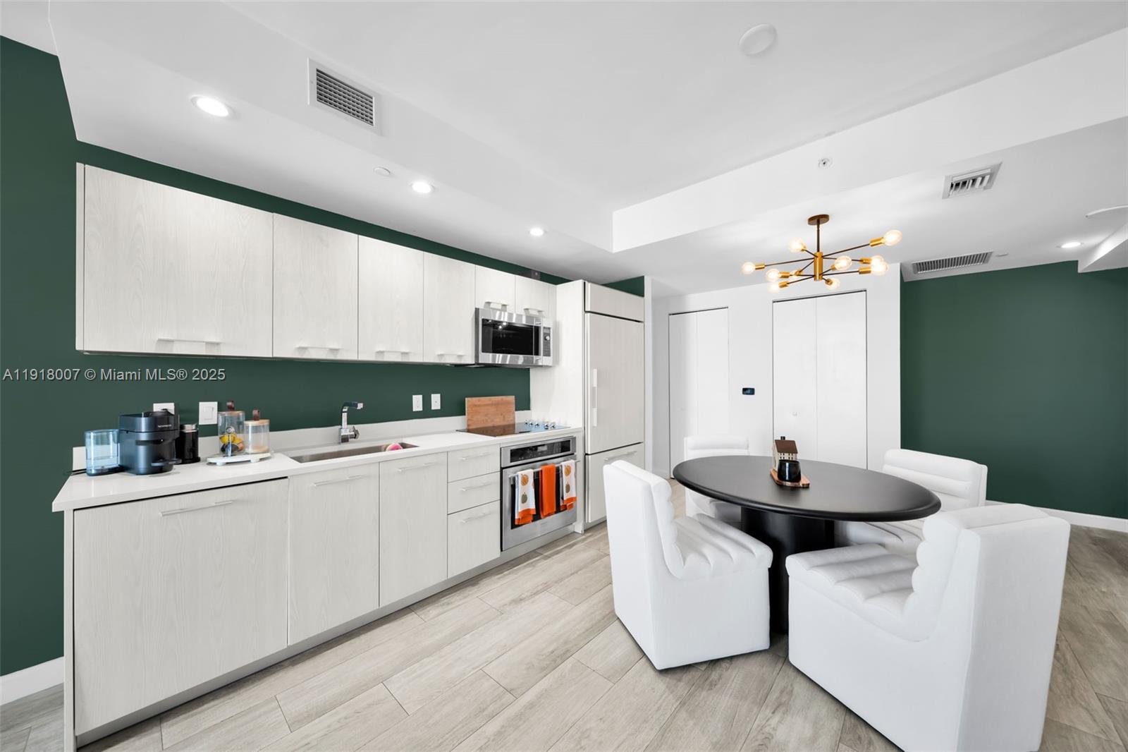 BRICKELL HEIGHTS EAST CON - Residential