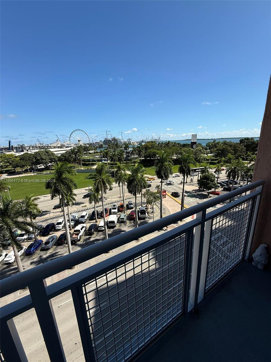 VIZCAYNE SOUTH CONDO - Residential