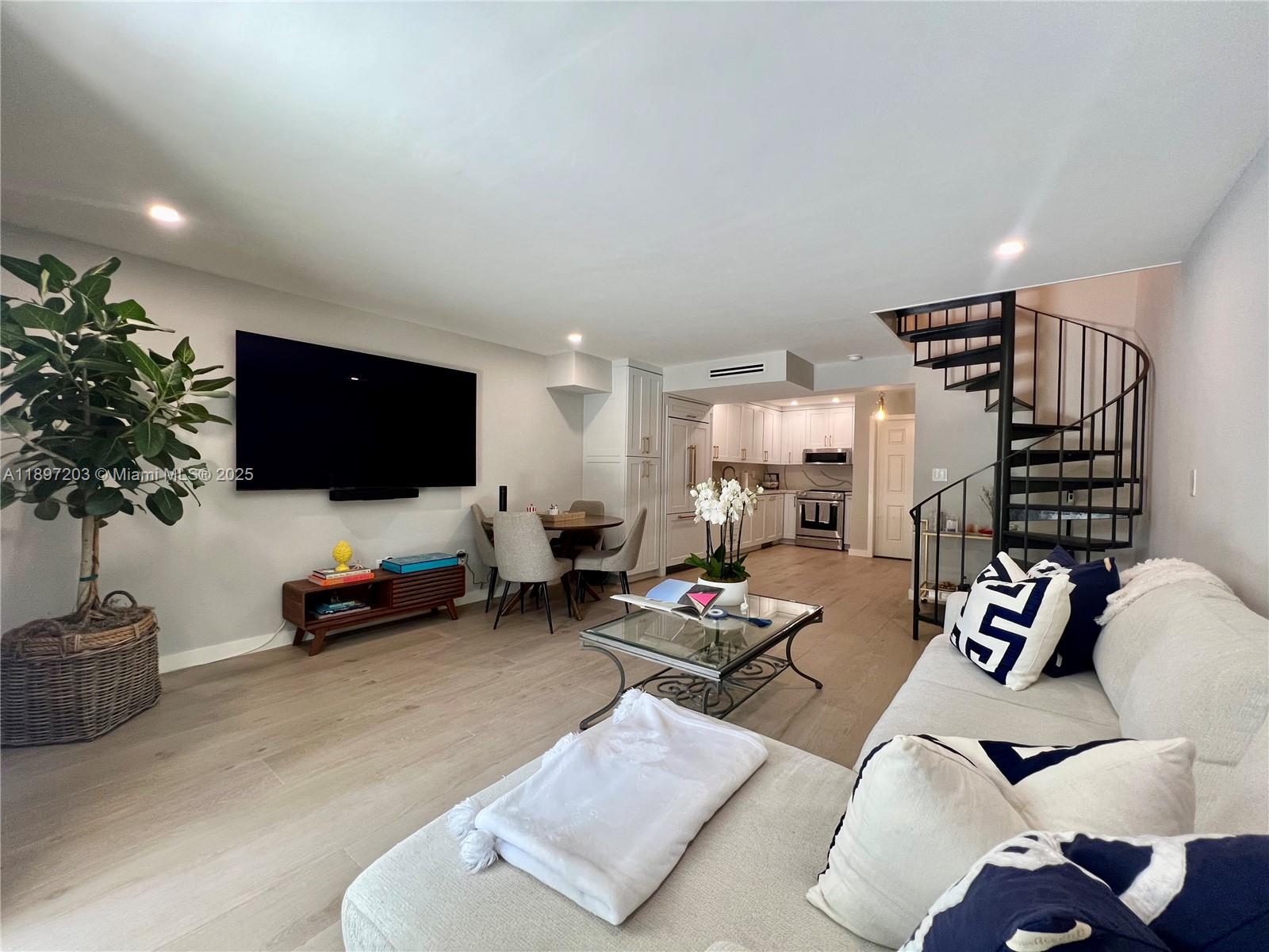 GROVE PARADISE CONDO - Residential Lease